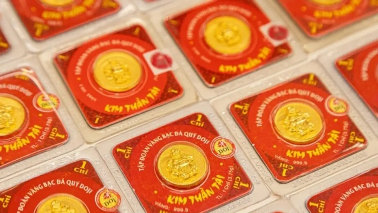 قفزة في أسعار الذهب بمقدار 4.5 مليون دونغ فيتنامي داخل الأسواق المحلية